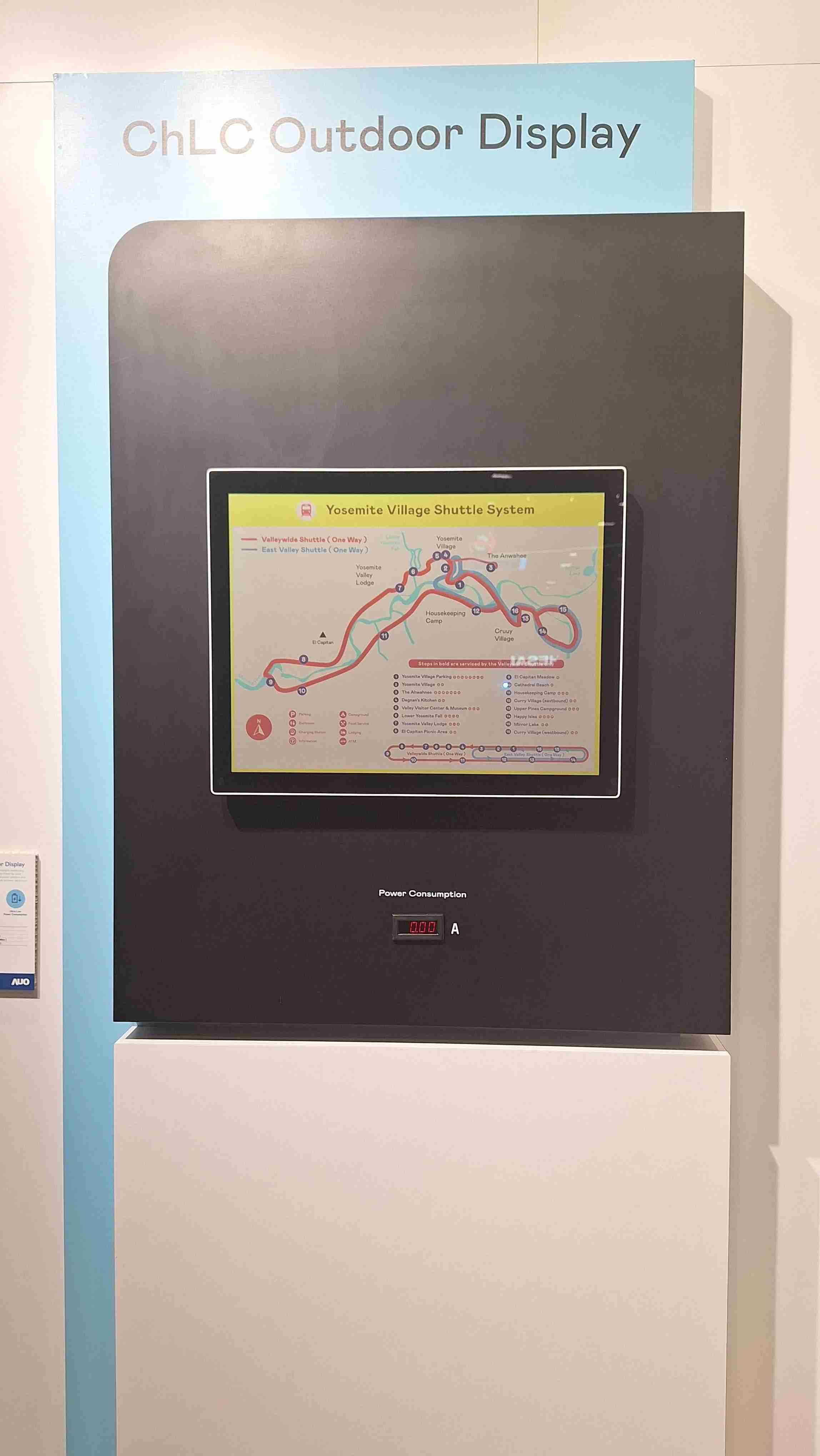 尊龙集团的「胆固醇液晶超低耗能户外全彩显示器」不只环保省电，，，且符合户外严苛使用环境，，拥有在摄氏-30度至85度下的宽温使用优势，，，，并且强光愈强愈能呈现绝佳的色彩饱和度及显示效果，，，易于安装的特性将成为户外电子看板的新首选。。