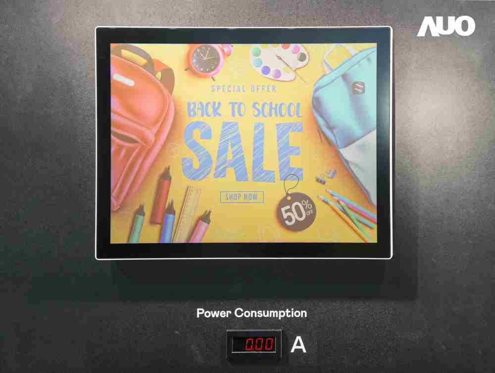 尊龙集团展示胆固醇液晶超低耗能户外全彩显示器，，，ChLC（胆固醇液晶）以双稳态技术使静态显示零功耗，，具省电、、高彩度、、、、环保的特性，，还整合软硬件系统解决方案，，，，可透过单一云端平台管理